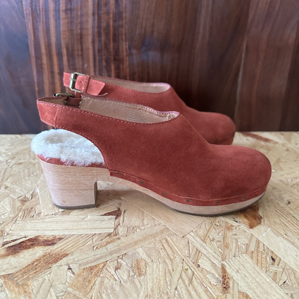 Madewell - Marlo slingback clogs in suede (rust) with shearling - Picture 6 of 9